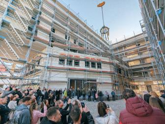 Richtfest zum Brettener Dienstleistungszentrum - 2. Bauabschnitt