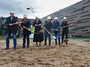 Spatenstich für das neue Ersatzteillage